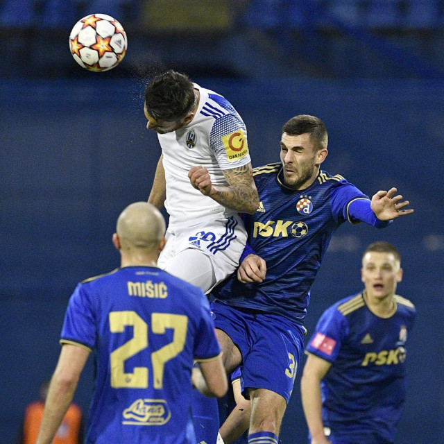 Sandro Kulenović u skoku s Bartolom Franjićem (veljača 2022.)