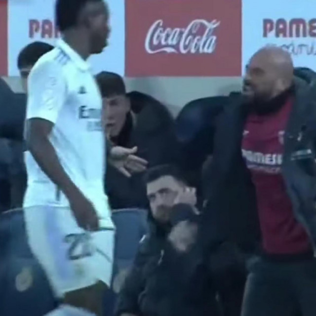 Vinicius i Pepe Reina
