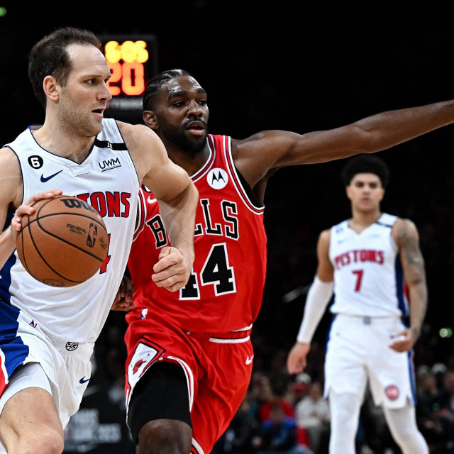 Bojan Bogdanović i Patrick Williams u srazu između Detroita i Chicaga