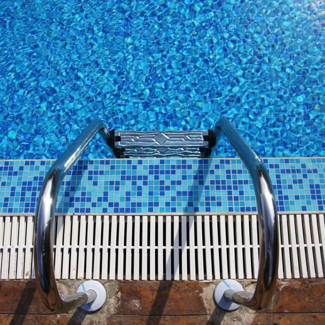 Ulaz u bazen/Ilustracija