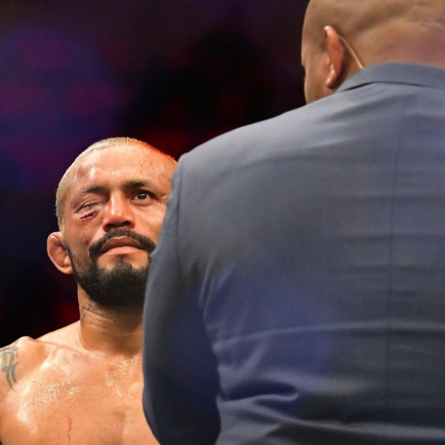 January 22, 2023, Rio de Janeiro, RJ, Rio de Janeiro, RJ, Brazil: RIO DE JANEIRO, RJ - JANUARY 22: (L-R) Deiveson Figueiredo react after his lost to Brandon Moreno in their Flyweight fight during the UFC 283 event at Jeunesse Arena on January 22, 2023 in Rio de Janeiro, RJ, Brazil.,Image: 751042606, License: Rights-managed, Restrictions:, Model Release: no, Credit line: Leandro Bernardes/Zuma Press/Profimedia