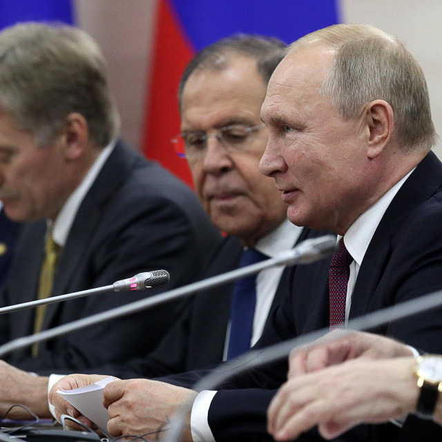 Dmitrij Peskov, Sergej Lavrov i Vladimir Putin