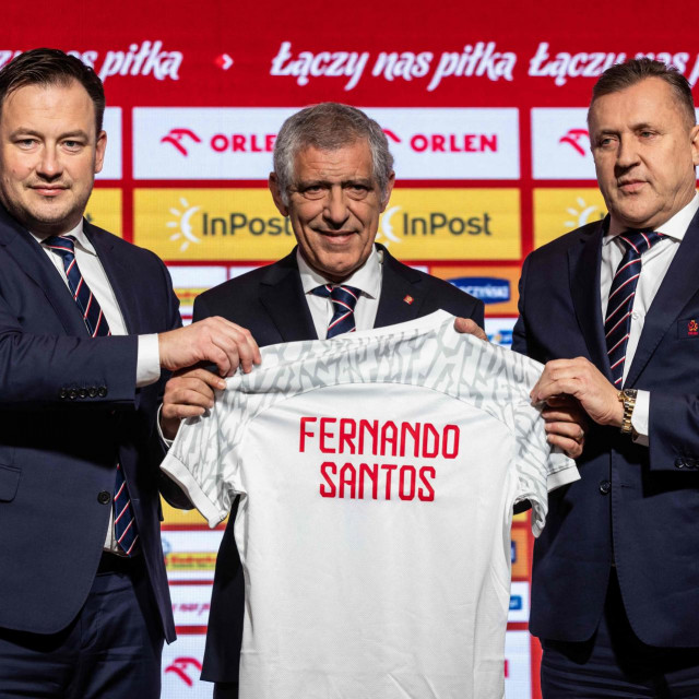 Fernando Santos (u sredini)