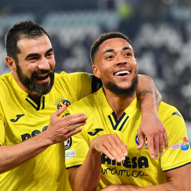 Arnaut Danjuma (desno) trenutačno je još uvijek igrač Villarreala