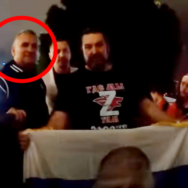 Srđan Đoković u društvu navijača