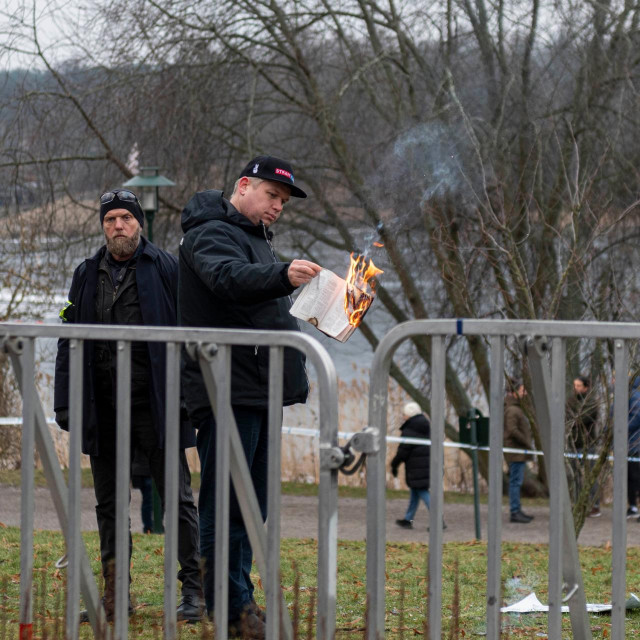 Rasmus Paludan pali Kuran