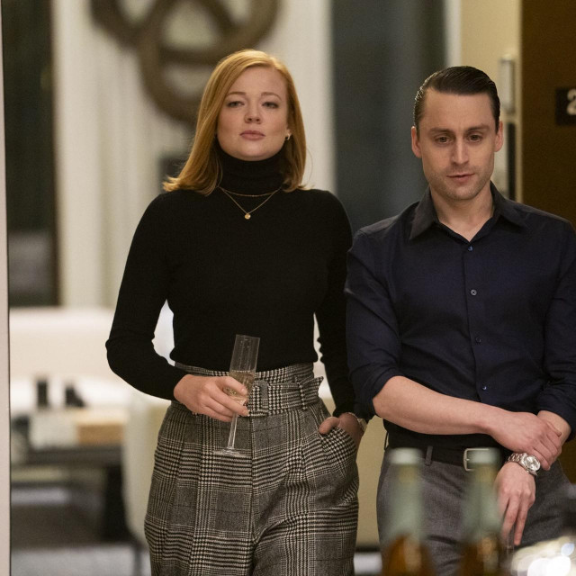 Sarah Snook i Kieran Culkin u sceni iz serije