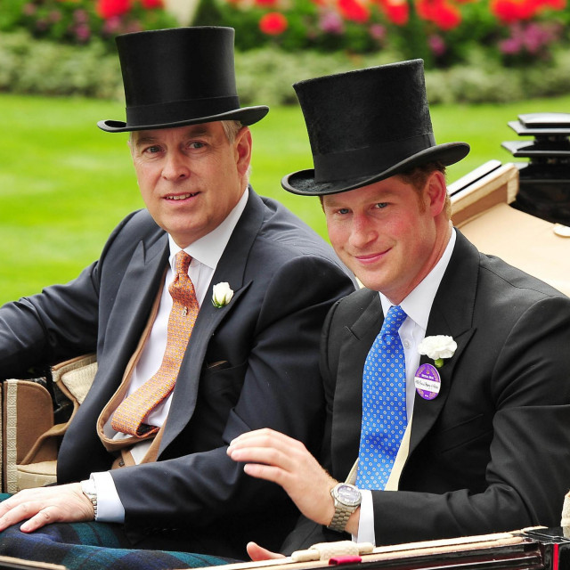 Princ Andrew s nećakom, princom Harryjem