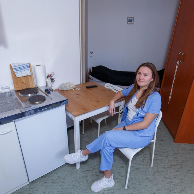 Paula Kuček u apartmanu