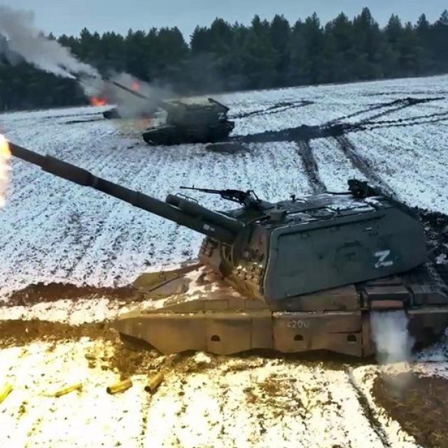 Ruske samohodne tablice 2S33 Msta-SM2 u oblasti Zaporižja