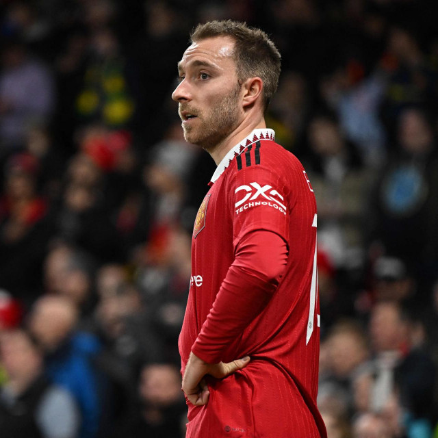 Christian Eriksen je na štakama napustio teren