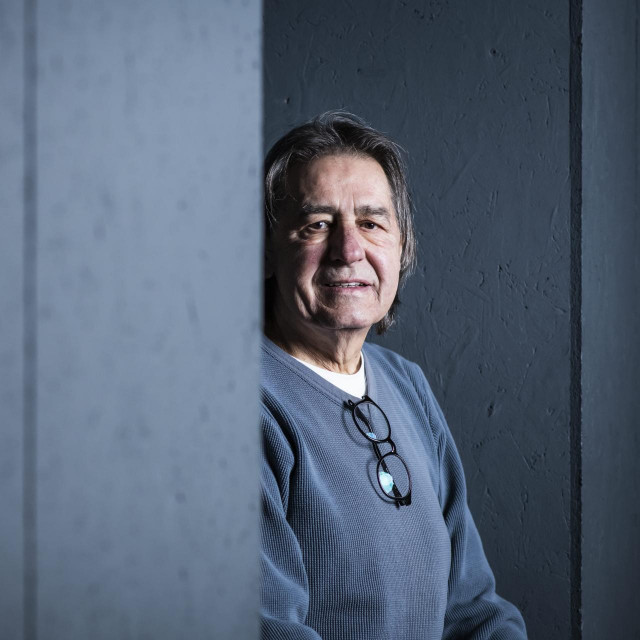 “Supruga mi je govorila: Samo sjediš i gledaš televiziju. Idi i sviraj. Zato sam se vratio glazbi nakon 30 godina”