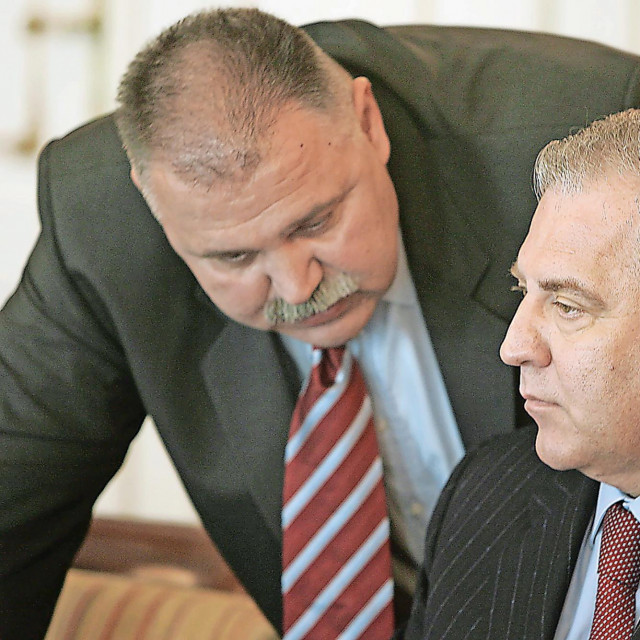 ”Najteži su mi trenuci bili upravo ti vezani uz financijsku krizu 2008. i 2009. Tada niste smjeli javno reći neke stvari, jer ste imali odgovornost da sustav funkcionira, dok su si drugi mogli dozvoliti pričati što god hoće”, kaže danas Šuker