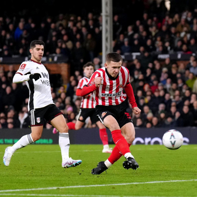 Chris Rigg postiže gol koji je kasnije poništen