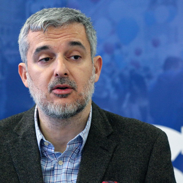 Zagreb, 180122.
Draskoviceva 23.
Konferencija za novinare Mosta pod nazivom - Vladinim PR porukama i nije bilo moguce zadrzati ljude u Hrvatskoj.
Na fotografiji: Nino Raspudic.