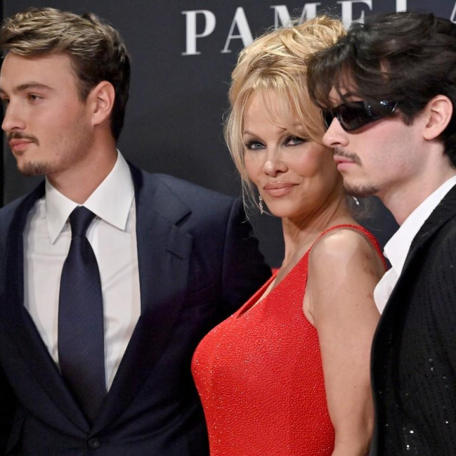 Pamela i njeni sinovi