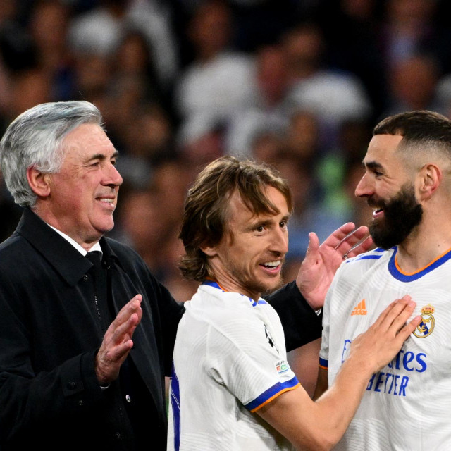 Ancelotti smatra kako se Modrić i Benzema trebaju umiroviti u Realu