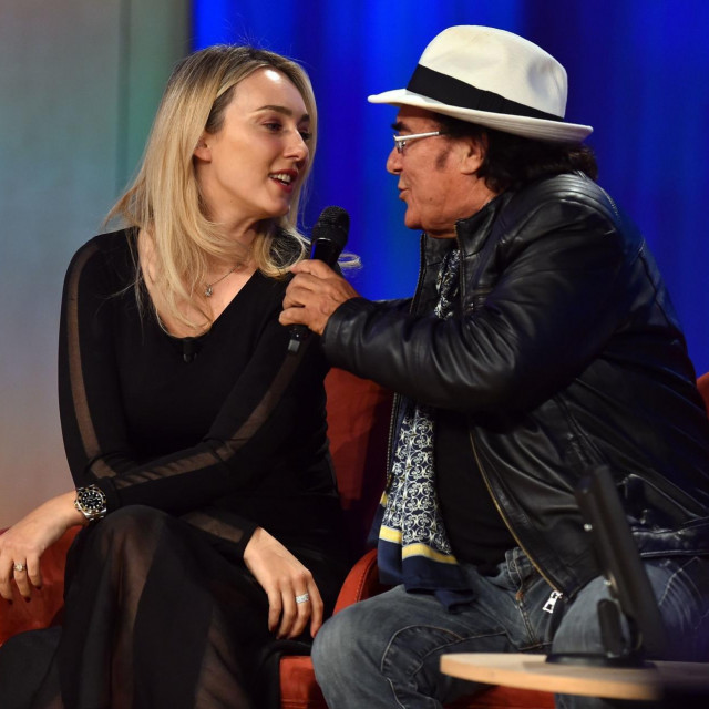 Cristel Carrisi s ocem je zapjevala u showu Maurizija Costanza 2019.