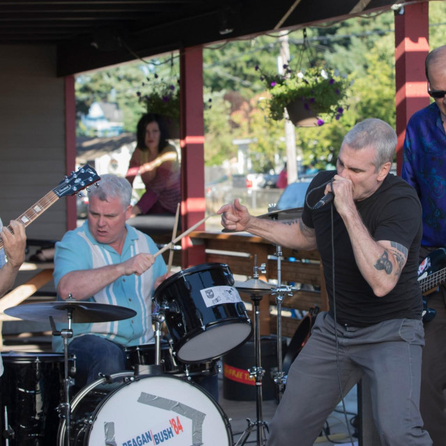 Brendan Canty, Henry Rollins, Krist Novoselic, ‘Riot Spray