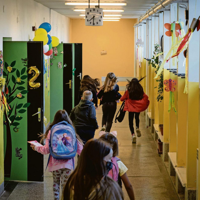 ‘Roditelji će i dalje sami odlučivati o tome u koju će školu dijete upisati ako se ne narušava optimalan ustroj rada škole‘, rekli su iz Zadarske županije