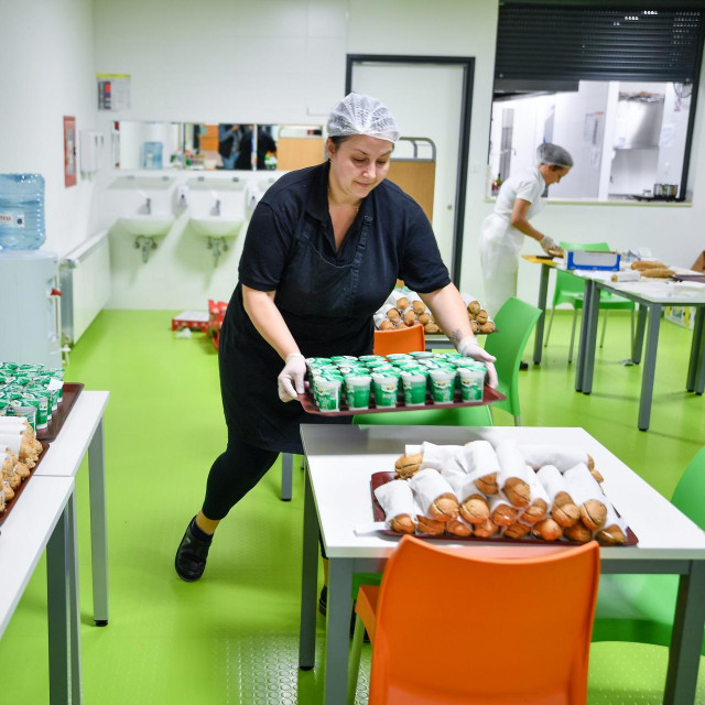 Prema podacima kojima raspolaže Ministarstvo, besplatne obroke u 17 nastavnih dana u siječnju koristilo je 96 posto učenika