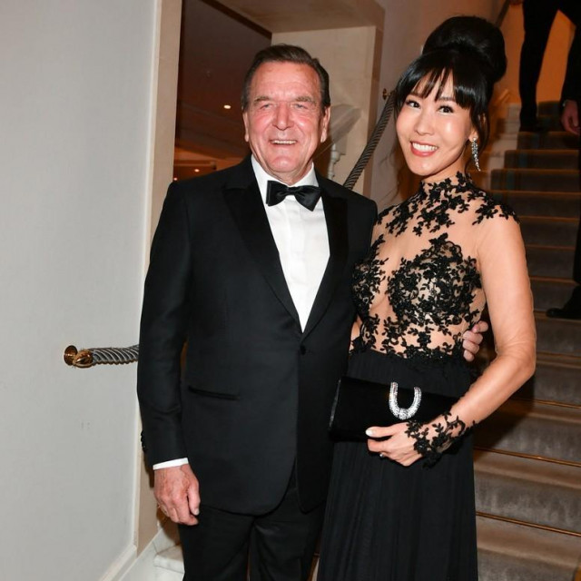 Gerhard Schroeder i Kim So-Yeon Schroeder