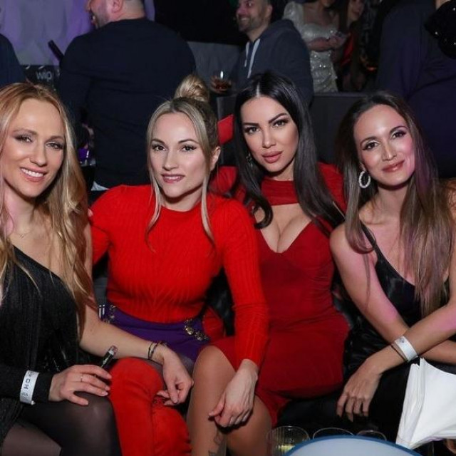 Žanamari Perčić s kolegicama iz benda Feminnem