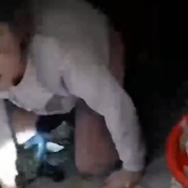 Djevojčica iz ruševina