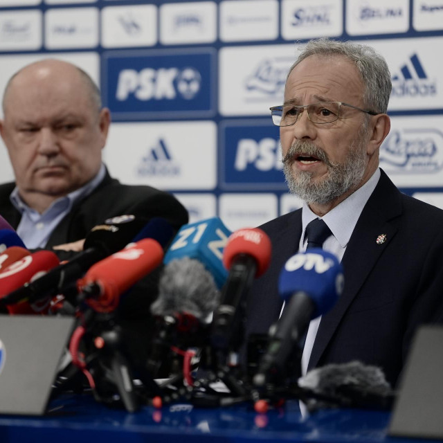 Miroslav Rožić (desno), po struci biolog, autor je prilično zbunjujućeg Statuta Dinama