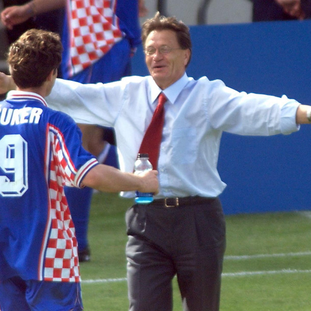 Davor Šuker i Ćiro Blažević nakon utakmice s Rumunjskom u Bordeauxu 1998.
