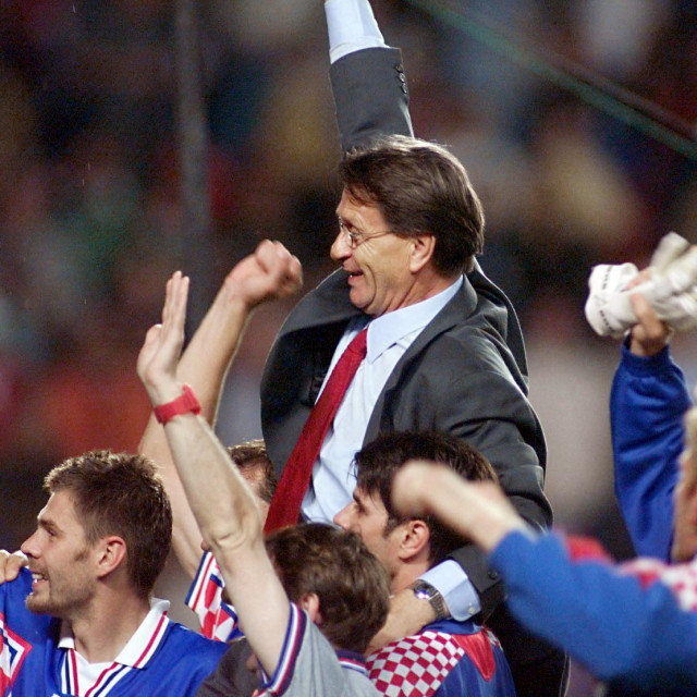 Hrvatska nogometna reprezentacija slavi nakon osvajanja bronce na Svjetskom prvenstvu u Francuskoj