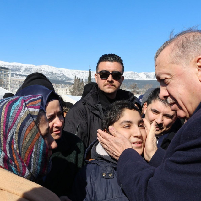 Erdogan tješi unesrećene na JI zemlje