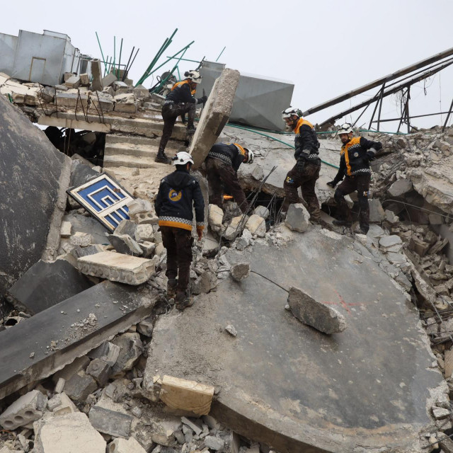 Ramu, njezinog brata i sestru spasile su Bijele kacige, sirijska spasilačka skupina koja već godinama djeluje u ratom pogođenoj zemlji