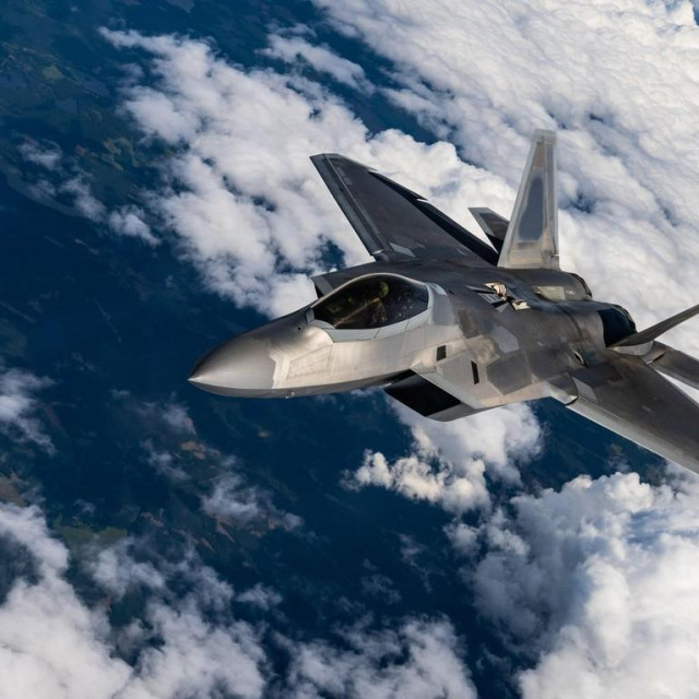 F-22 Raptor, borbeni avion Zračnih snaga SAD-a koji je prije nekoliko dana oborio kineski špijunski balon, oborio je i objekt iznad Aljaske