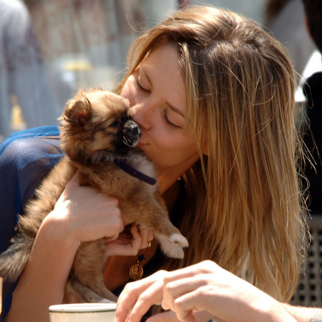 Mischa Barton sa svojim ljubimcem