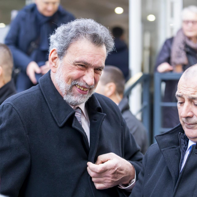 Minsitar obrazovanja Radovan Fuchs u durštvui kolege Tome Medveda