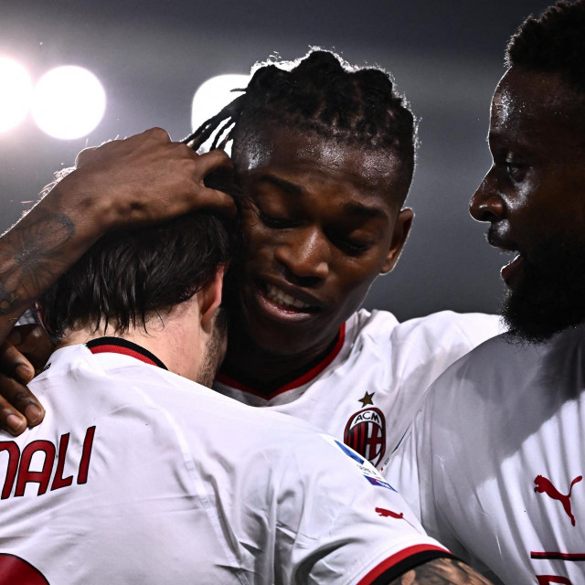 Rafael Leão (u sredini)