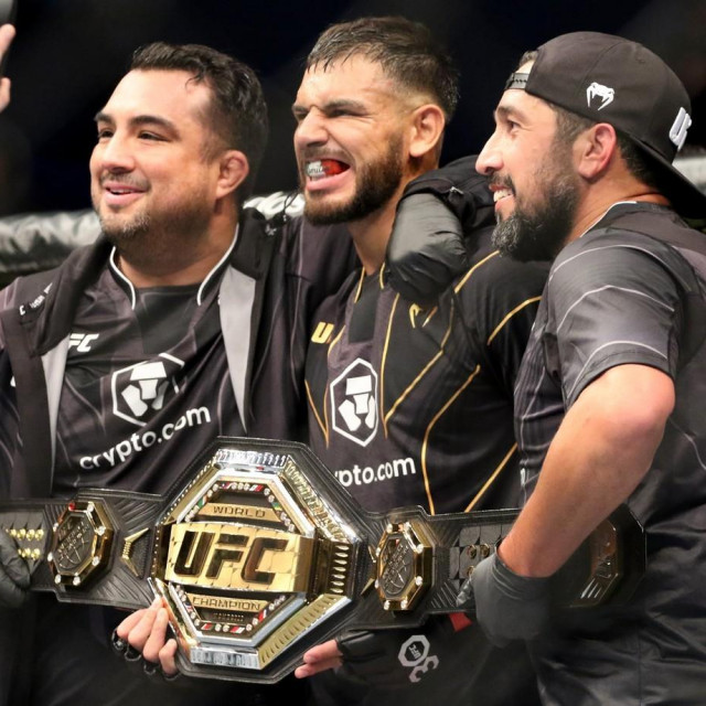  Yair Rodriguez 