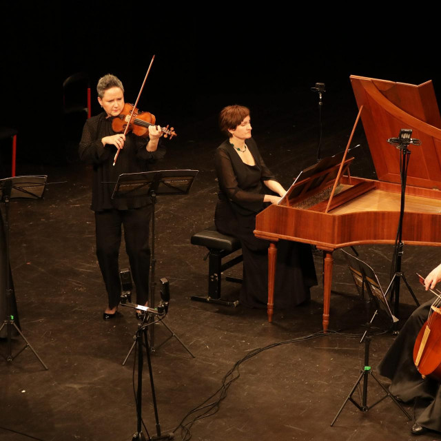 Zagreb, 120223.
Ilica, Satiricko kazaliste Kerempuh.
Koncert Hrvatskog baroknog ansambla Posluziti uz kavu na 430.