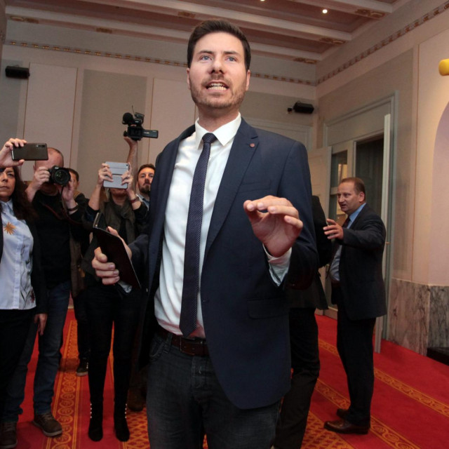 Ivan Pernar




 