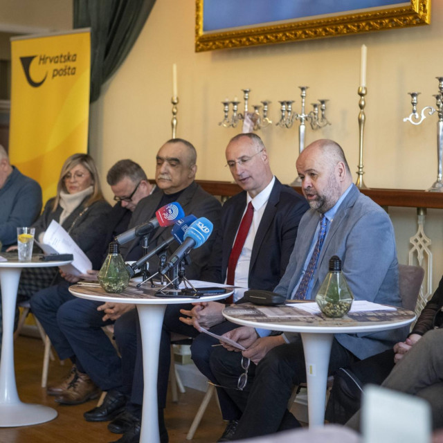 Marina Pejnović, Damir Lončar, Nives Ivanković, Ivica Ivanišević, Srećko Šestan, Ivica Puljak, Miljenko Puljić, Herci Ganza, Goran Golovko i Feđa Klarić