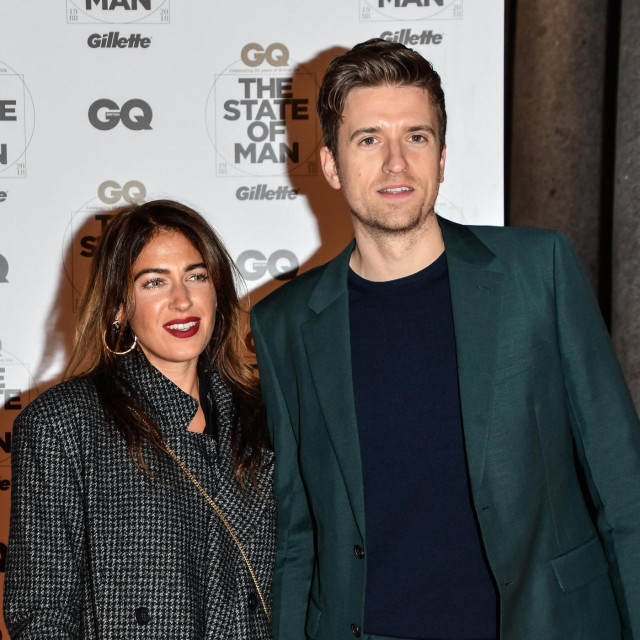 IBella Mackie i Greg James Arrivers