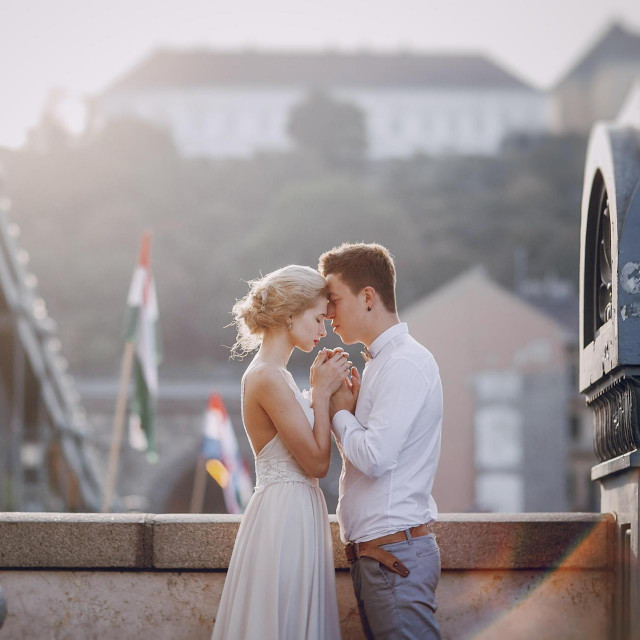 Zaljubljeni par u Budimpešti; ilustracija