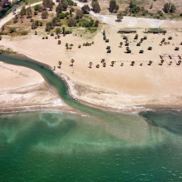 Plaža pokraj Erzina