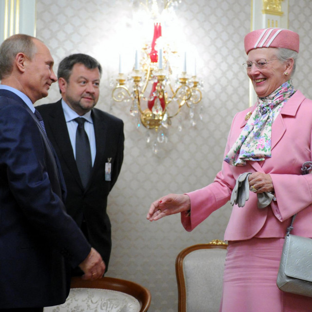 Vladimir Putin i danska kraljica Margareta tijekom susreta u Moskvi 2011.