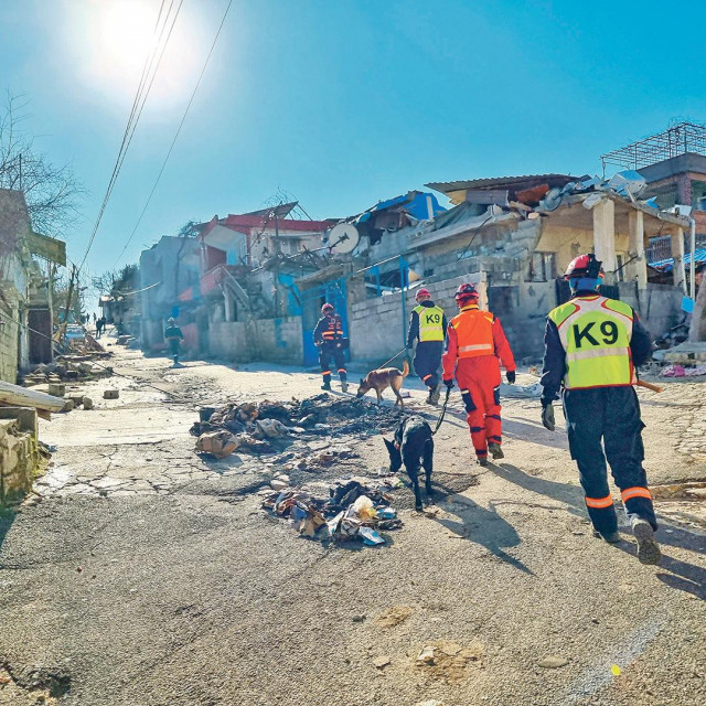 Hrvatski tim za spašavanje u Turskoj