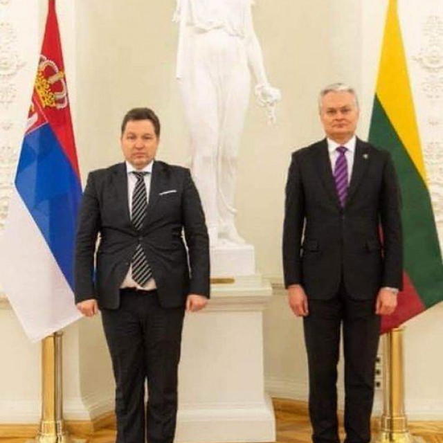 Nenad Košutić (lijevo) i litavski predsjednik u Vilniusu