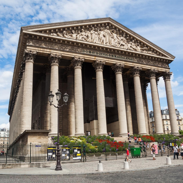 Toalet se nalazi uz crkvu sv.Madeleine u 8. četvrti