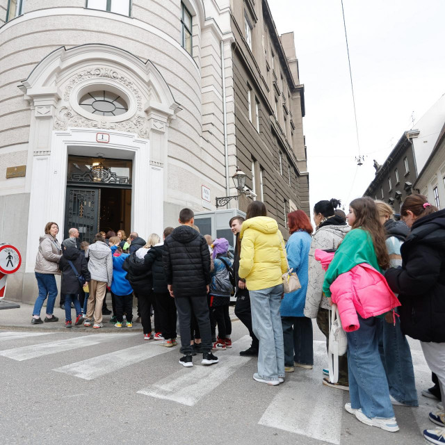 Zagreb, 240223.
Gornji grad.
Grupa djece iz Ukrajine gostuje u Saboru.