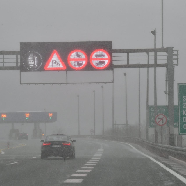 Snijeg koji je noćas pao stvara probleme u prometu